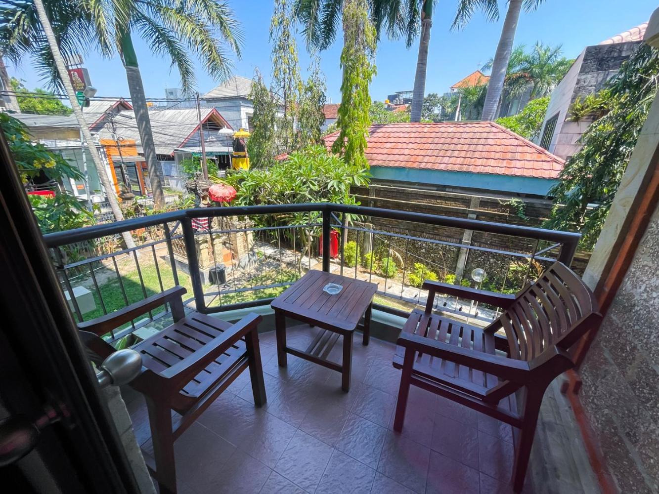 Inside Walking Distance To The Apartemen
