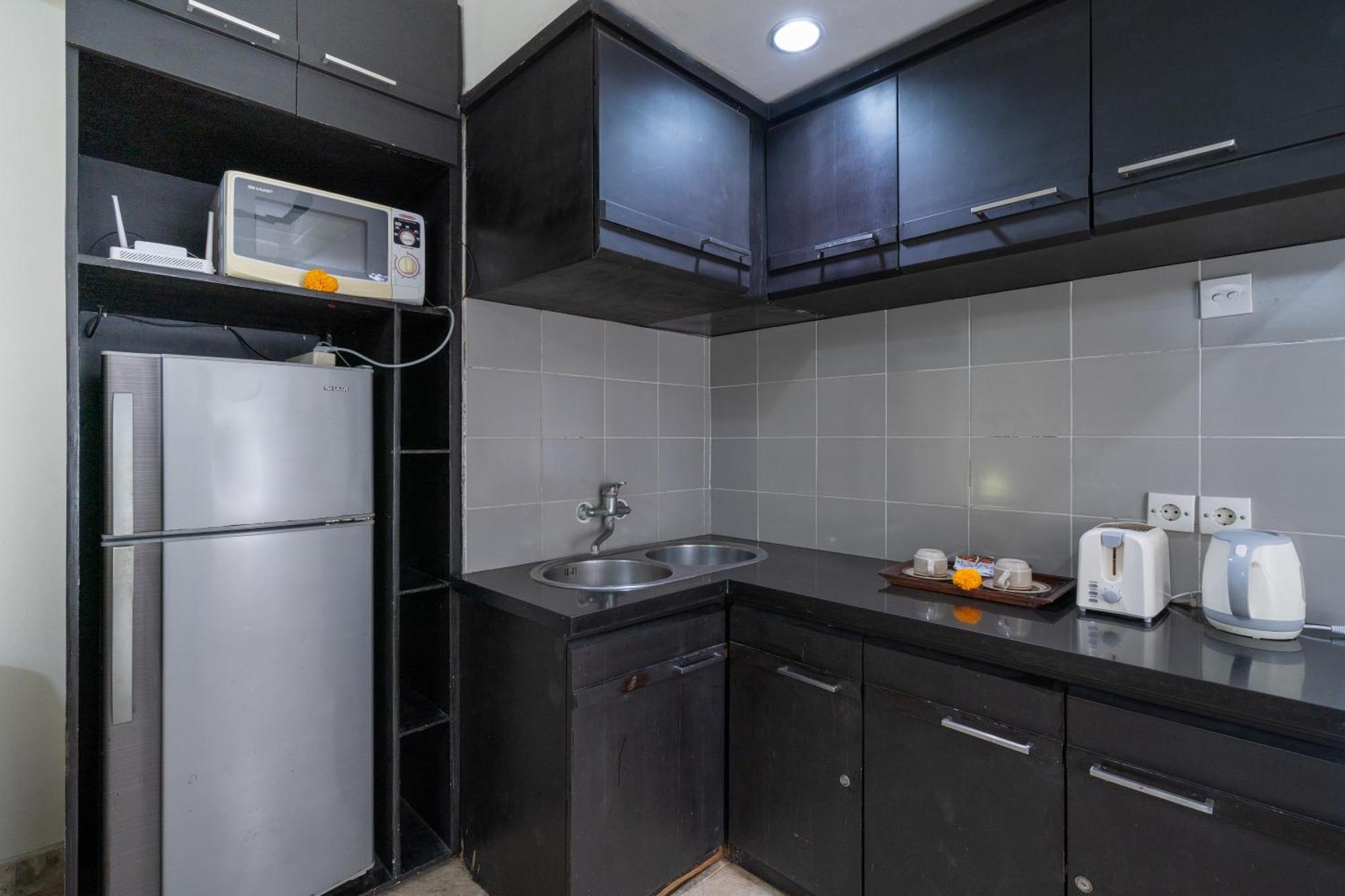 Inside Walking Distance To The Apartemen *